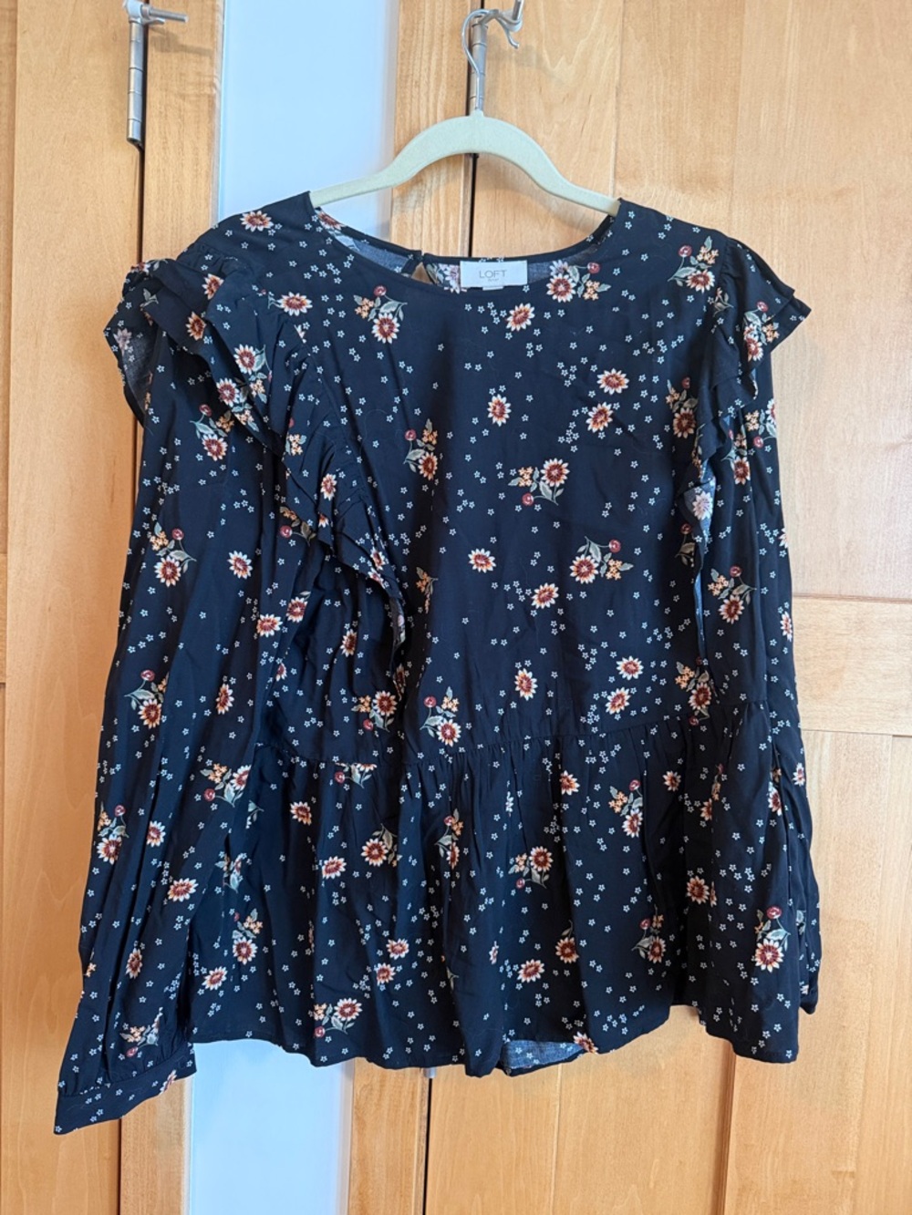 LOFT Black Floral Ruffle Peplum Blouse. Size L. EUC